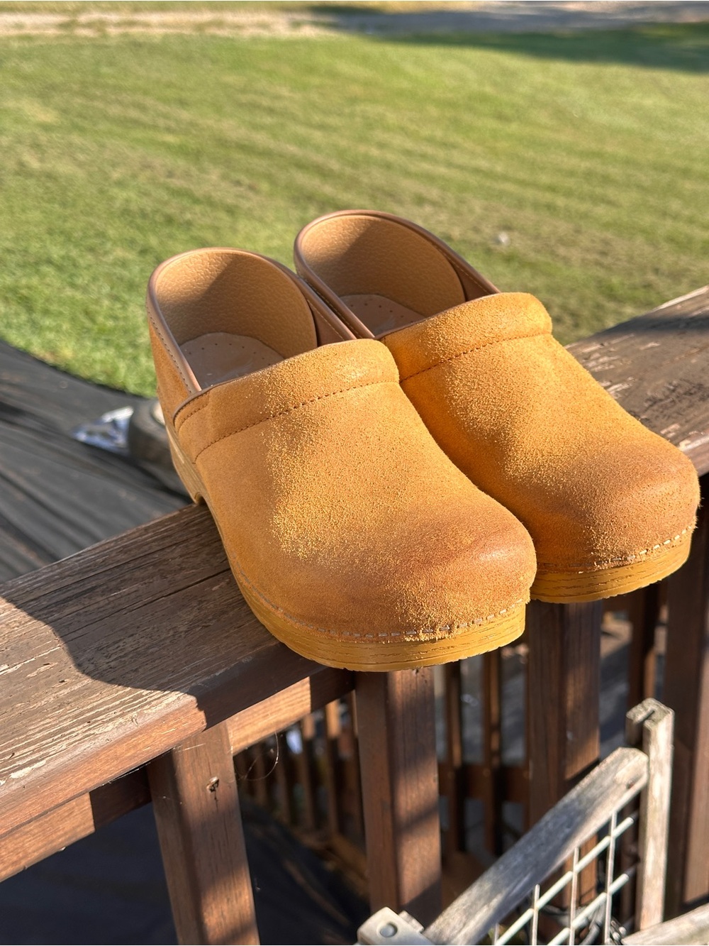 Dansko Brenna Tan Suede Clogs EU 42